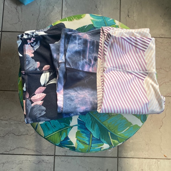 Old Navy Pants - Old navy compression leggings! Bundle of 3! Great condition!